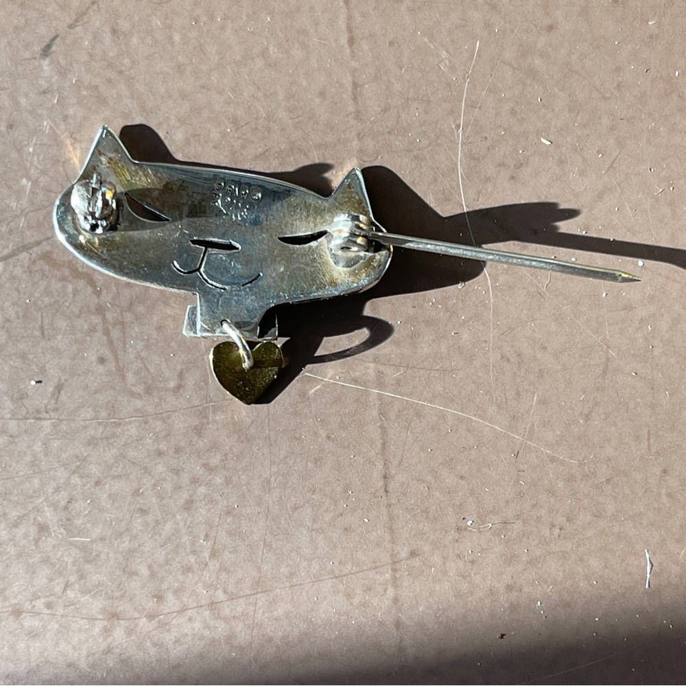 MCM Sterling Silver Cat Brooch Signed With Heart Collar - Picture 6 of 6